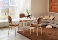 стул из массива бука компактный в японском стиле